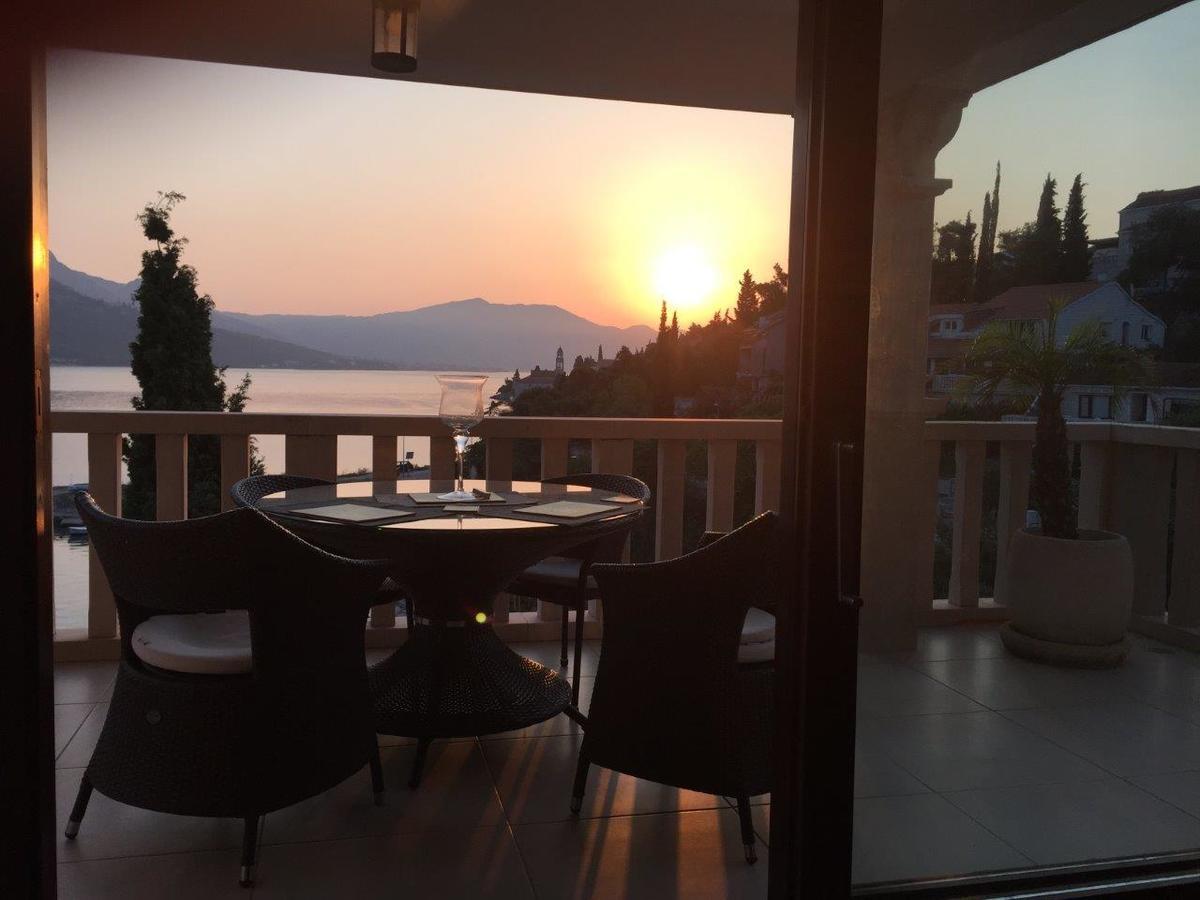 Villa Jade Apartments Front Row Sea View - Walk To Korcula Old Town Medvinjak Exterior photo